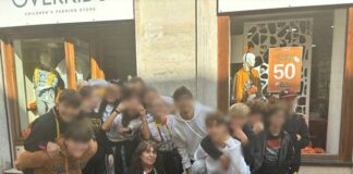 alunni del galluppi allestiscono una vetrina a tema halloween