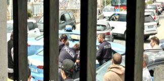 donna crea panico su Viale Crotone il momento dell'arresto