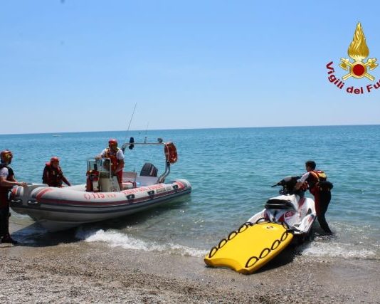 Soccorsi in mare dal presidio acquatico Vigili del Fuoco Catanzaro