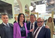 Lo stand della regione Calabria al Salone del libro a Torino