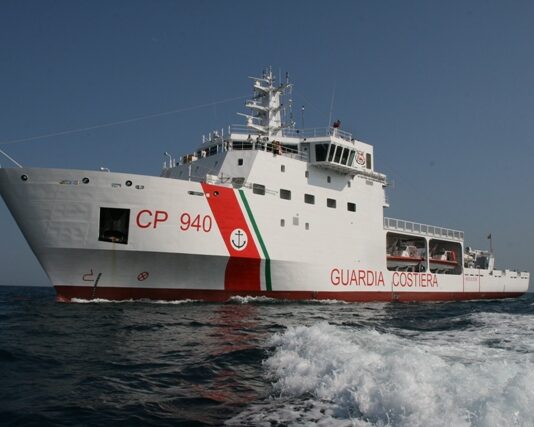 Nave DATTILO - Guardia Costiera, sbarco migranti