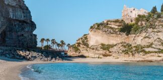 Tropea conquista le Cinque Vele nella Guida Blu 2023