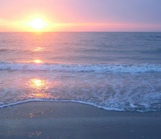 Alba sul mare in Calabria