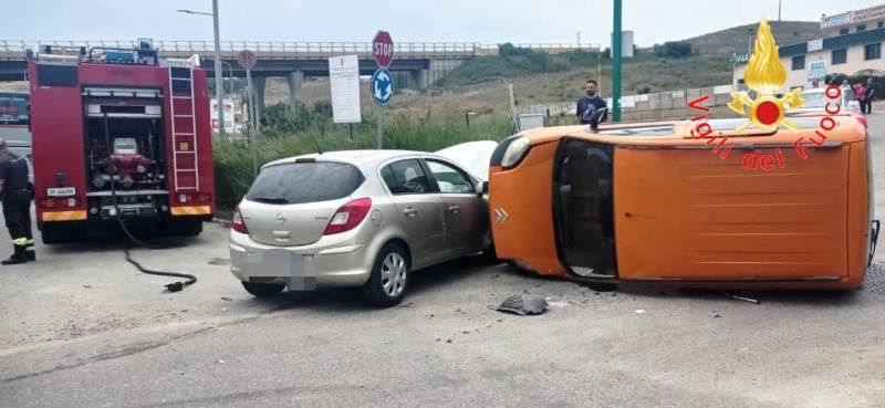 Incidente stradale Via Emilia, pressi rotatoria Motorizzazione Civile (Catanzaro)