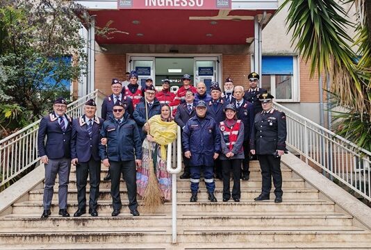 carabinieri all'ospedale di polistena