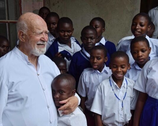 Padre Paolino Tomaino in Uganda