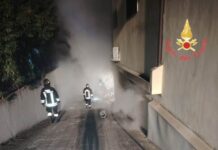 Incendio nei garage di un condominio a Corigliano Rossano